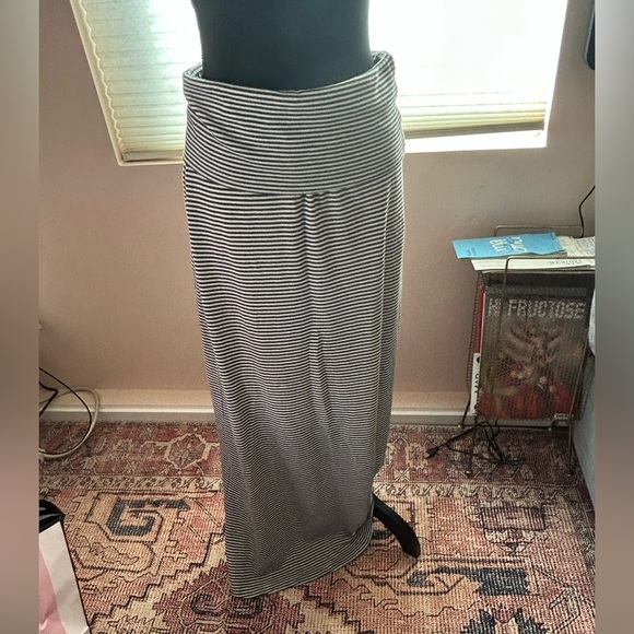 Splendid Monochrome Striped Maxi Skirt - Picture 1 of 4